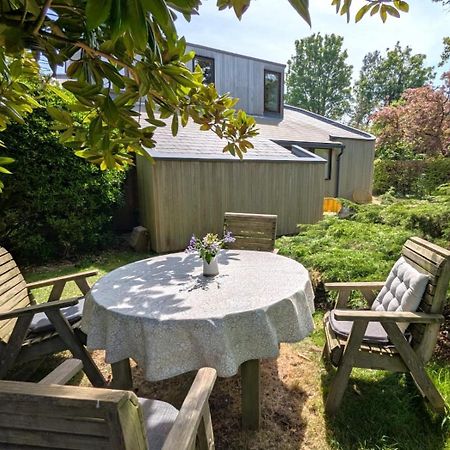 Unique & Rural Child Friendly Annexe With Large Gardens, Games & Tennis Court - Chichester Holiday Properties Zewnętrze zdjęcie