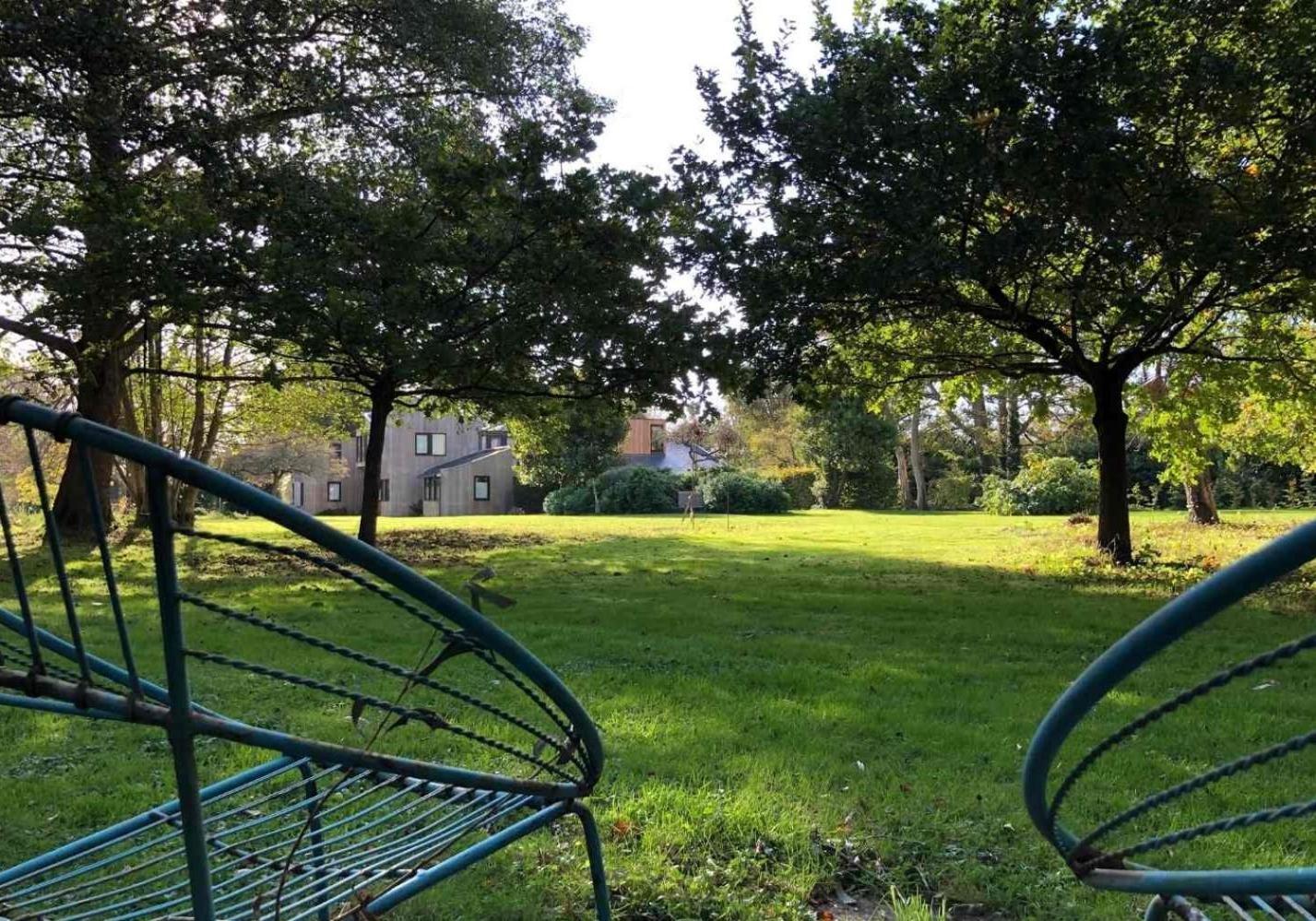 Unique & Rural Child Friendly Annexe With Large Gardens, Games & Tennis Court - Chichester Holiday Properties Zewnętrze zdjęcie