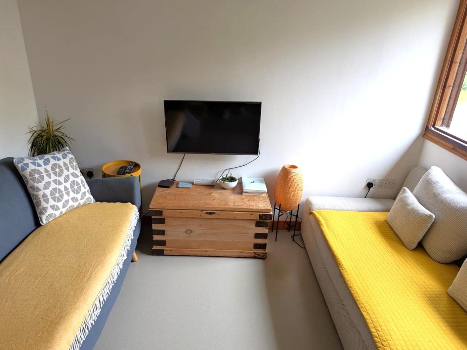 Unique & Rural Child Friendly Annexe With Large Gardens, Games & Tennis Court - Chichester Holiday Properties Zewnętrze zdjęcie