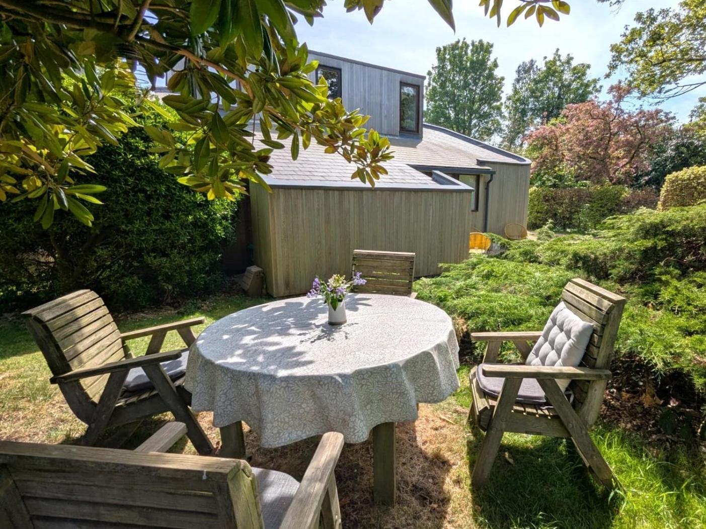 Unique & Rural Child Friendly Annexe With Large Gardens, Games & Tennis Court - Chichester Holiday Properties Zewnętrze zdjęcie